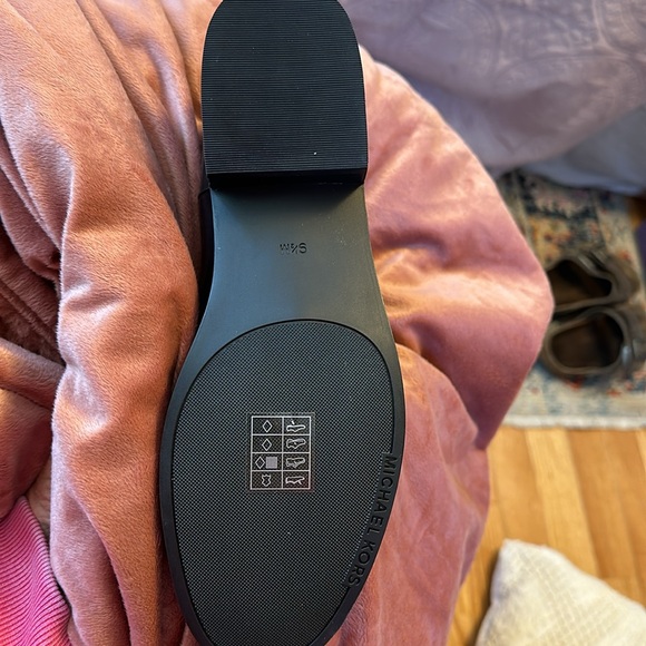 NIB Black Leather Michael Kors Zipper Booties - Picture 2 of 4